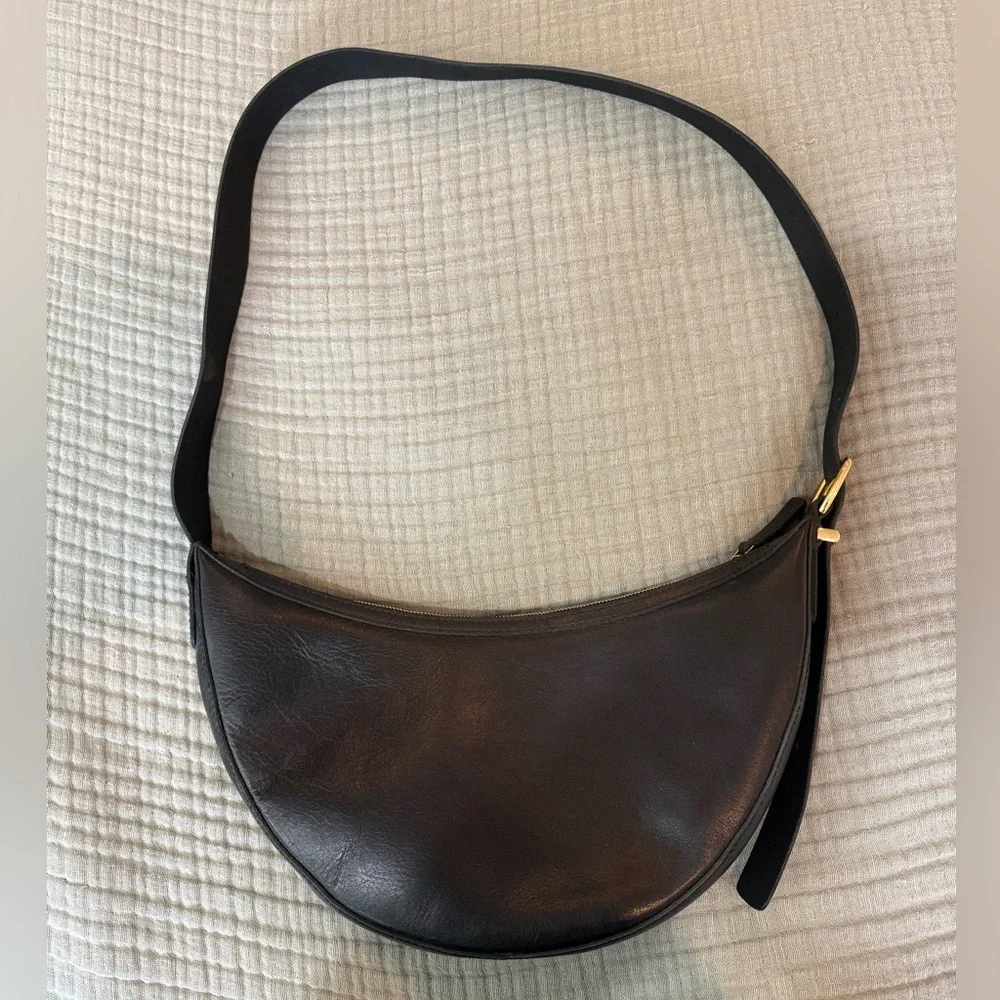 Madewell Essential Crescent Sling - Picture 4 of 7